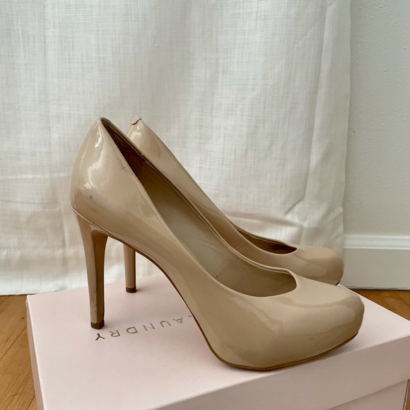 BCBG pump - Picture 2 of 5